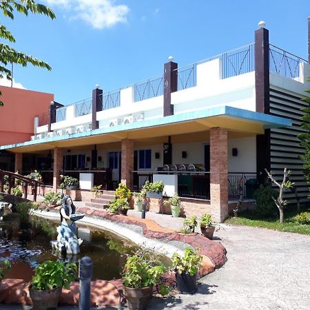 Sea Garden Resort Iloilo Экстерьер фото