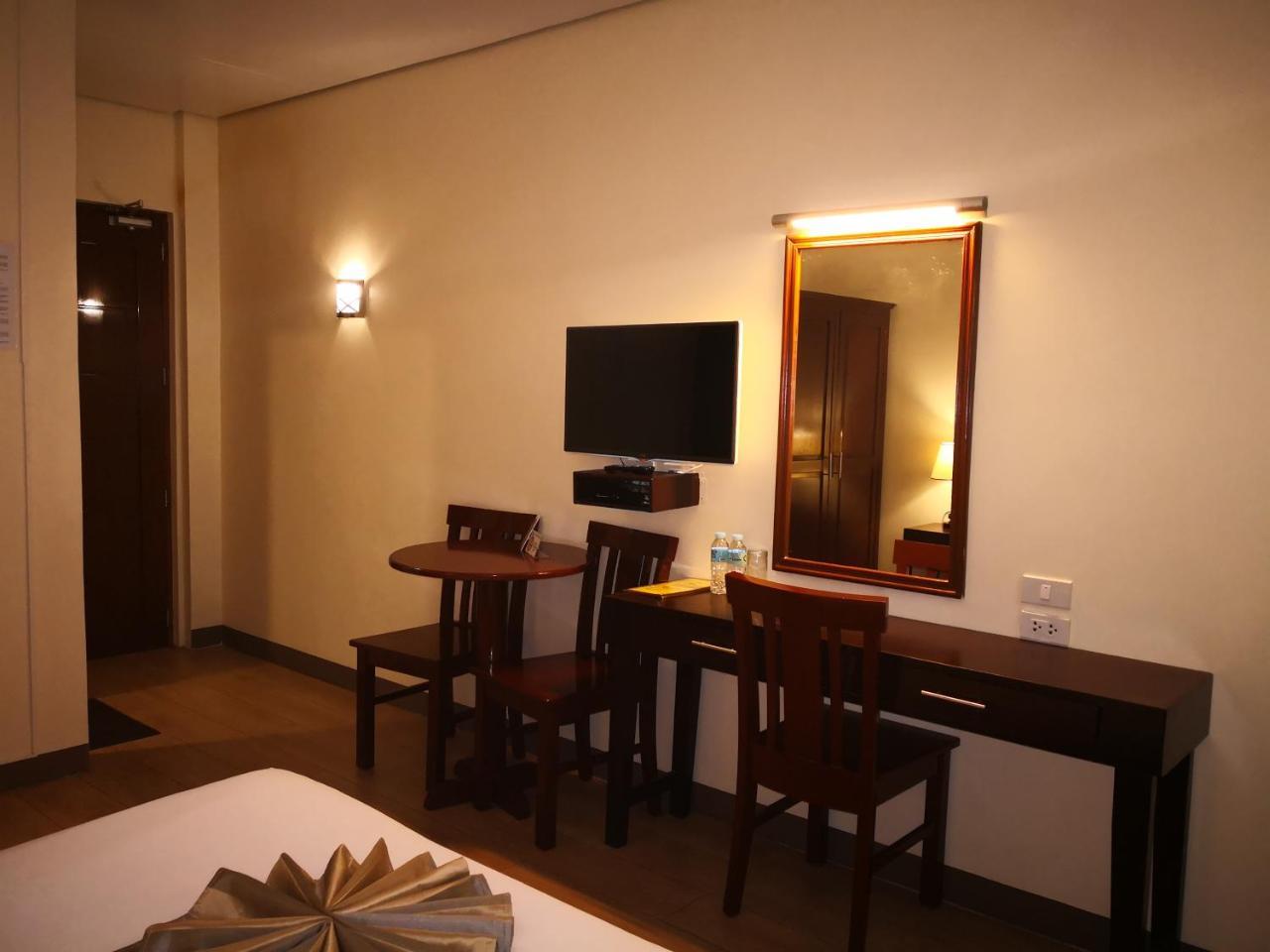 Sea Garden Resort Iloilo Экстерьер фото